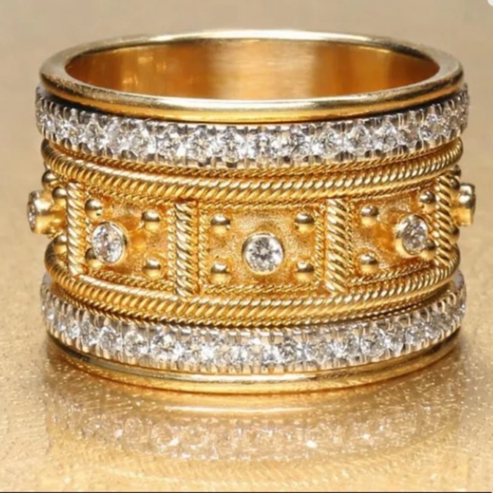 - New 18kt Gold Vermiel & White Topaz Ring Size 9